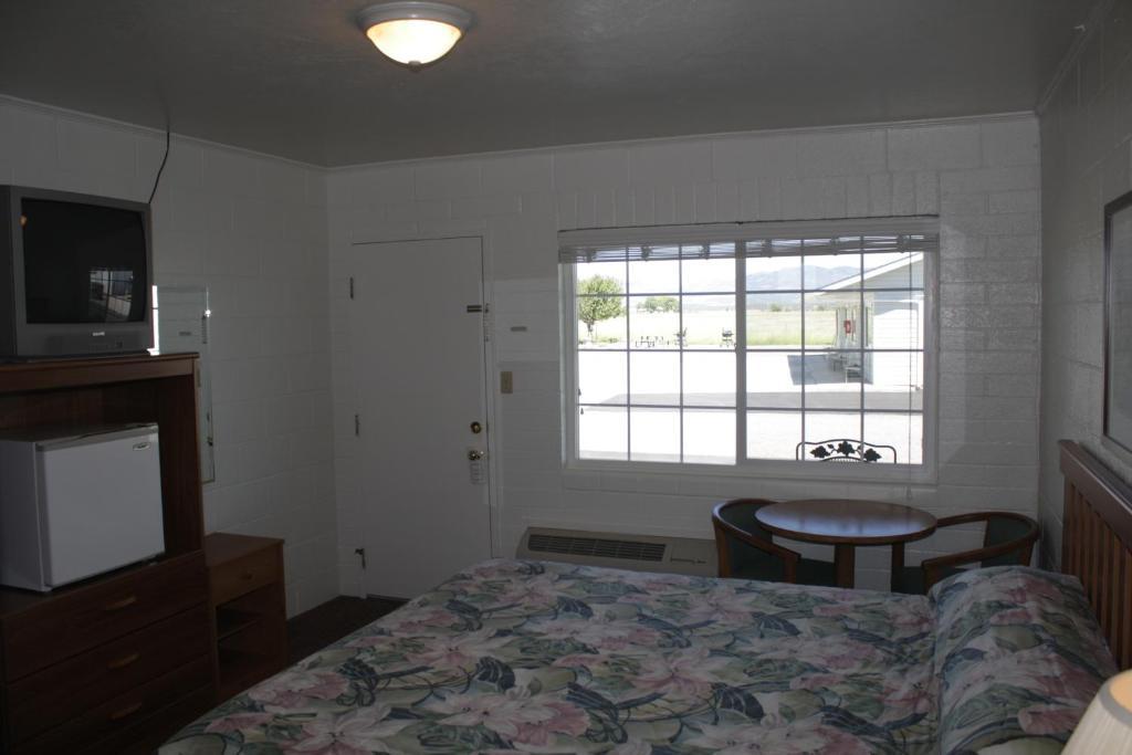 Rim Rock Motel Alturas Zimmer foto